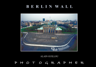 BERLIN 1987 flying over the wall